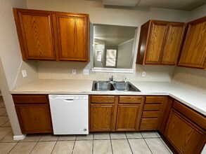 533 N Clinton Ave in Lubbock, TX - Building Photo - Building Photo