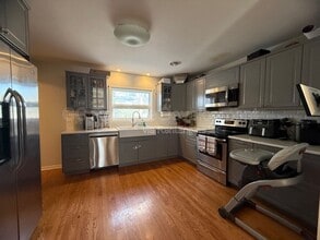 558 Mallard Ln in Deerfield, IL - Building Photo - Building Photo