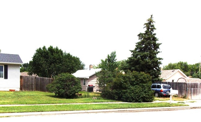 624 E Madison St in Rapid City, SD - Foto de edificio - Building Photo