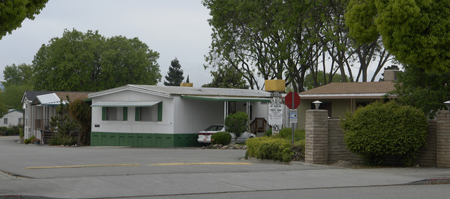 Sun Valley Mobile Home Park in Livermore, CA - Foto de edificio - Building Photo