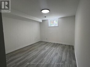 1 Bauty Pl in Toronto, ON - Building Photo - Building Photo