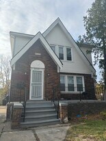 8833 Pinehurst St in Detroit, MI - Building Photo