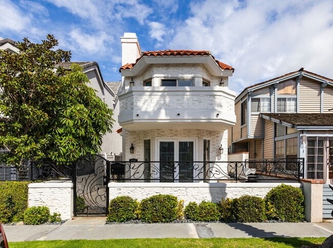 property at 415 8th St