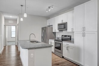 Tomoka Pointe in Daytona Beach, FL - Foto de edificio - Building Photo