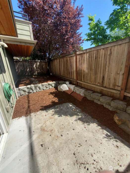 1402 N Northgate Way in Seattle, WA - Building Photo - Building Photo