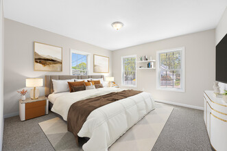 386 Main St, Unit 1 in Clinton, MA - Foto de edificio - Building Photo