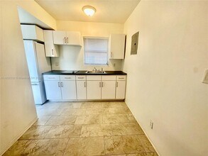 2325 Fillmore St in Hollywood, FL - Building Photo - Building Photo