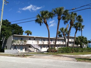 601 S Indian River Dr in Fort Pierce, FL - Building Photo - Building Photo