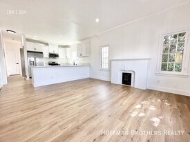 2837 S Bronson Ave, Unit 8 in Los Angeles, CA - Building Photo