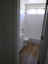 2111 Rindge Ln in Redondo Beach, CA - Foto de edificio - Building Photo