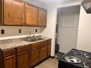 2710 Mitchell St in Dallas, TX - Building Photo - Building Photo