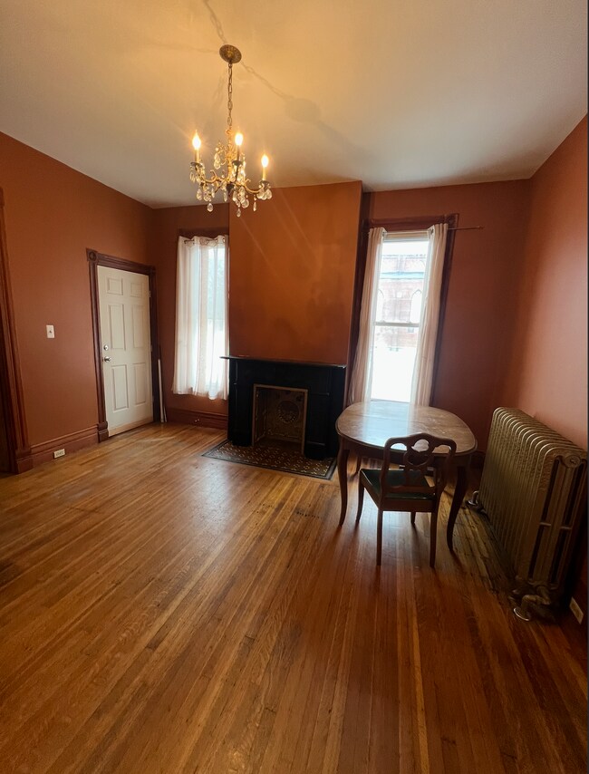 164 Edward St, Unit Elmwood Edward in Buffalo, NY - Building Photo - Building Photo