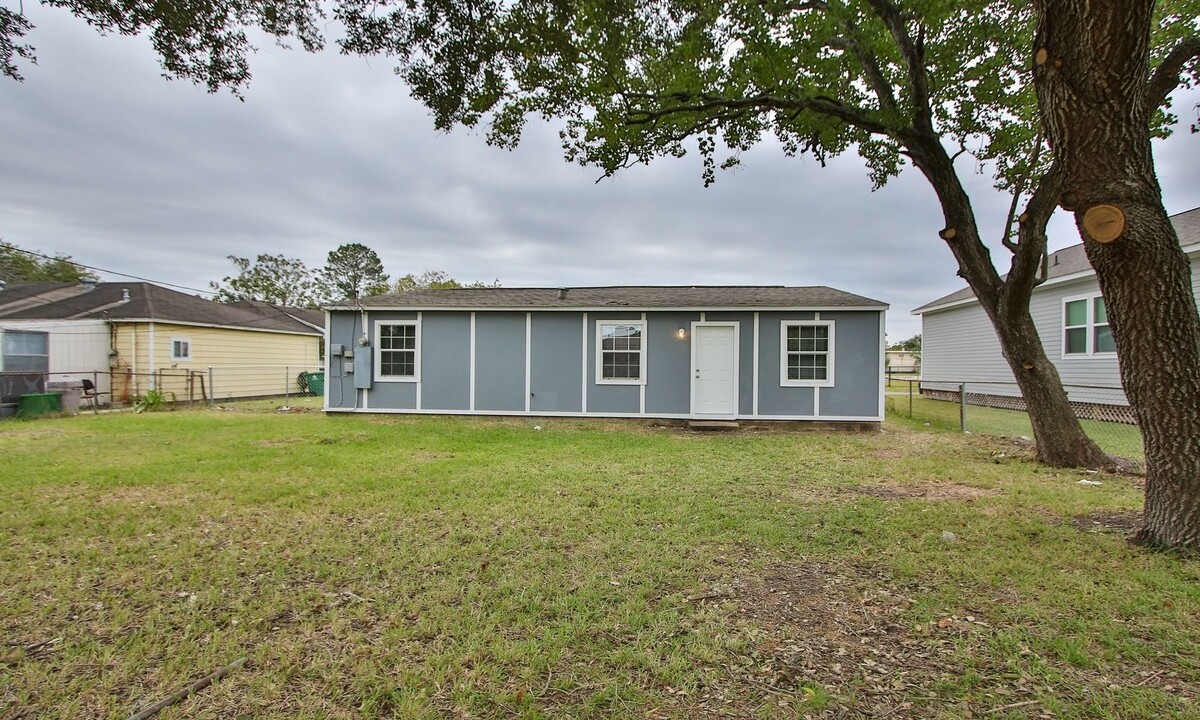 4223 Hartsville Rd in Houston, TX - Building Photo