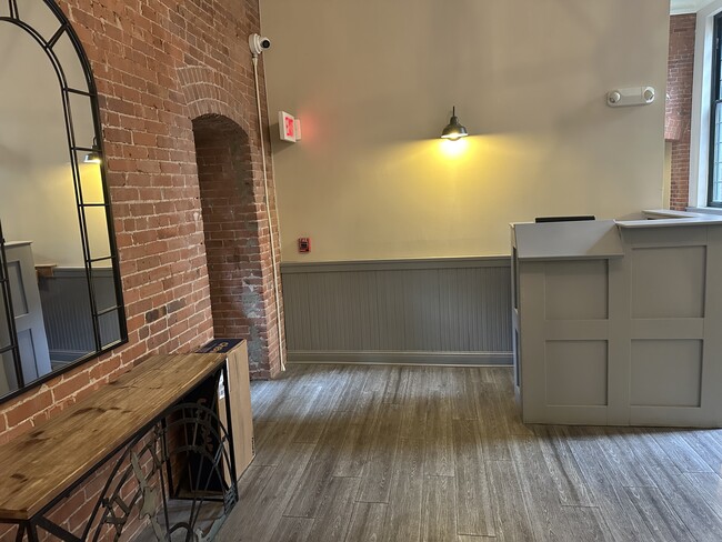 25 Grand St, Unit 104 in Norwalk, CT - Building Photo - Building Photo