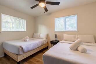 3210 Northeast Dr in Austin, TX - Building Photo - Building Photo