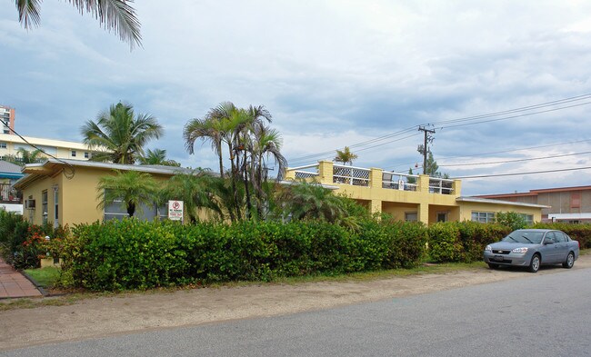 517 Briny Ave in Pompano Beach, FL - Foto de edificio - Building Photo