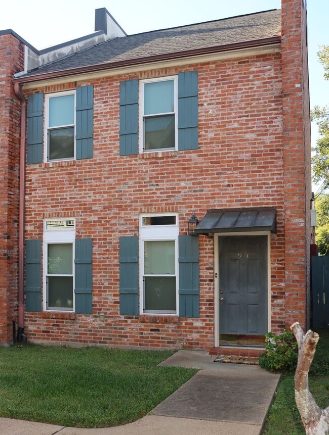 985 Bayou Trace Dr in Alexandria, LA - Building Photo - Building Photo