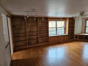 12341 36th Ave NE in Seattle, WA - Foto de edificio - Building Photo