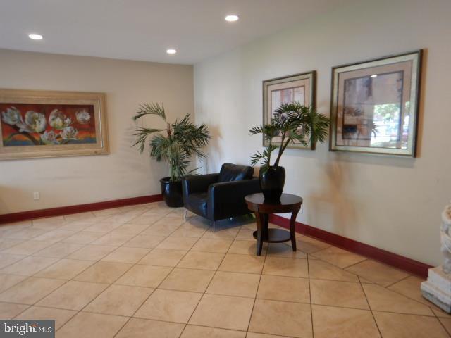 1009 Chillum Rd in Hyattsville, MD - Foto de edificio - Building Photo