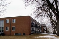 Oak Manor in Minneapolis, MN - Foto de edificio - Building Photo