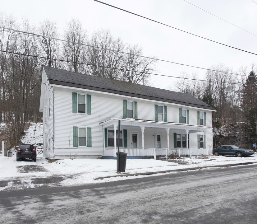 2 Maple St in Cooperstown, NY - Foto de edificio