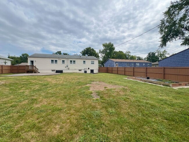 8606 Riggs St in Overland Park, KS - Building Photo - Building Photo