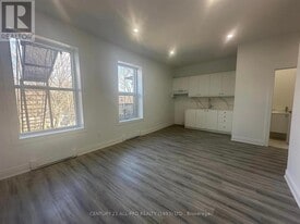 82 King St W in Cobourg, ON - Building Photo