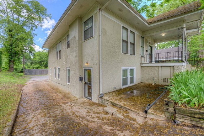 property at 1524 N Parkway
