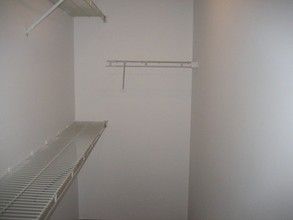 311 Village Creek Dr-Unit -2D in Lake In The Hills, IL - Building Photo - Building Photo