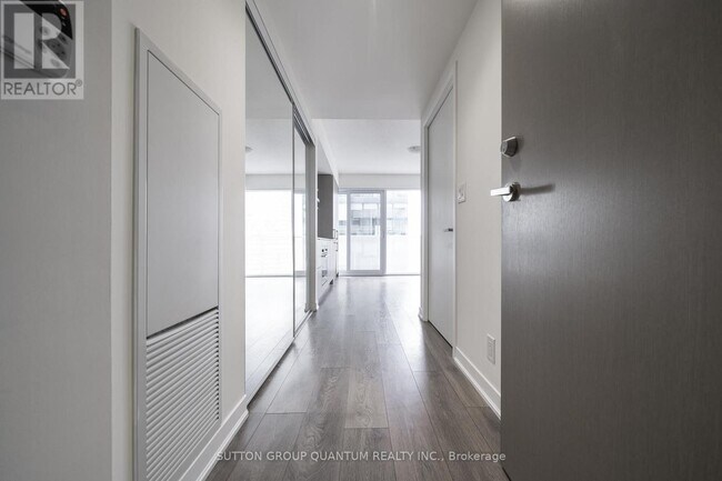 100-4100 Harbour St in Toronto, ON - Building Photo - Building Photo