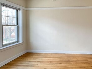 5107 N Winchester Ave, Unit 2 in Chicago, IL - Building Photo - Building Photo