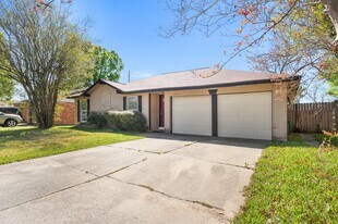 13527 Montaigne Dr in Houston, TX - Building Photo