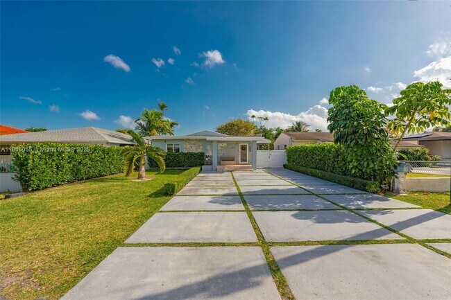 6432 SW 33rd St in Miami, FL - Building Photo - Building Photo