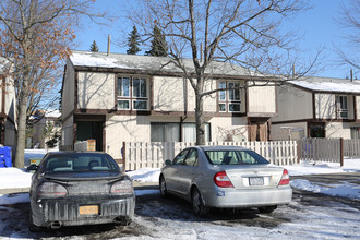 Parkside Houses in Amherst, NY - Foto de edificio - Building Photo