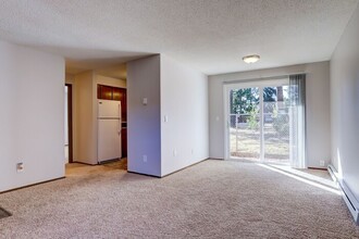 18140 SW Shaw St in Beaverton, OR - Building Photo - Building Photo
