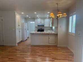 452 Limerick Way in Vacaville, CA - Building Photo - Building Photo