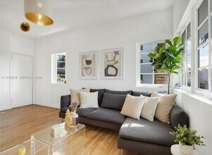 727 14th Pl in Miami Beach, FL - Building Photo - Building Photo