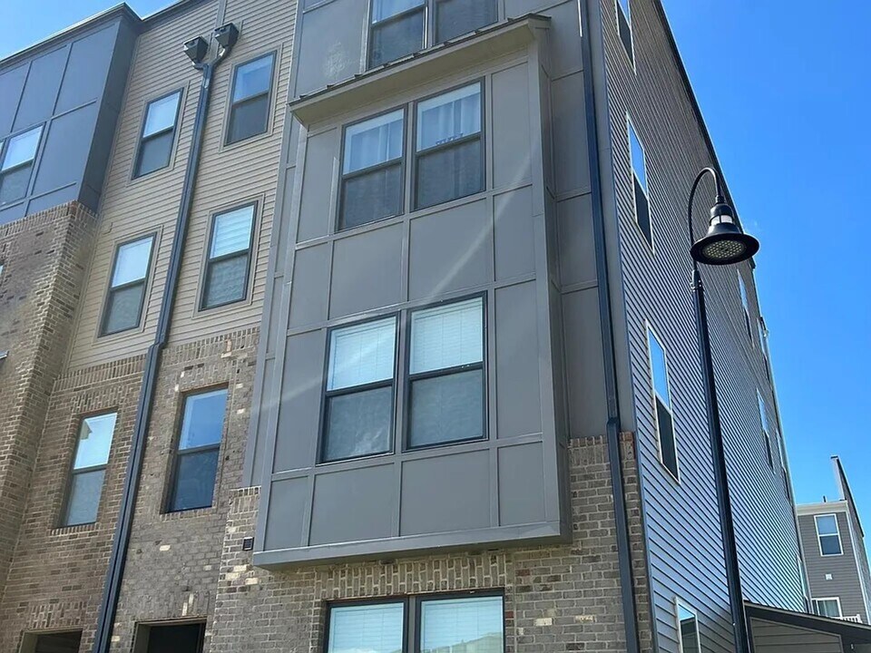 2697 St Elias Dr in Henrico, VA - Building Photo