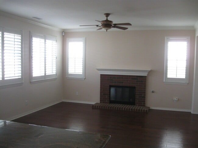 31990 Oregon Ln in Temecula, CA - Building Photo - Building Photo