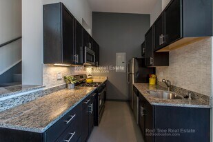 160 E Berkeley St, Unit 304 in Boston, MA - Building Photo