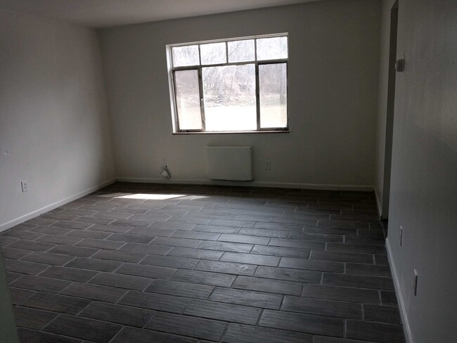 1821 Alcoy Rd, Unit 3 in Cleveland, OH - Building Photo - Building Photo