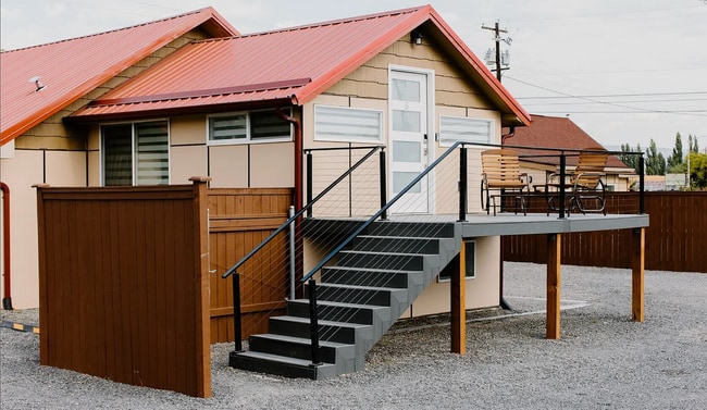 property at 122 2nd Ave SE