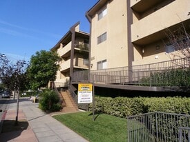 225 W. Verdugo in Burbank, CA - Building Photo