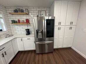 303 E Broadmoor St in Springfield, MO - Building Photo - Building Photo