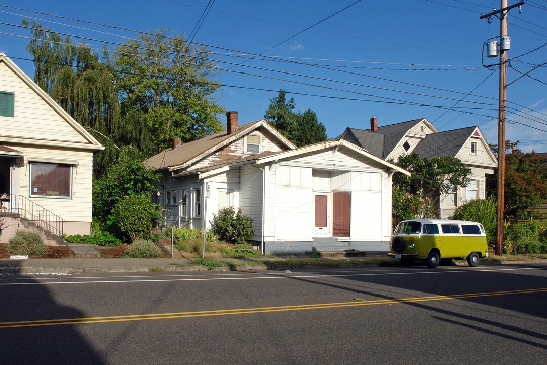 3324 SE 11th Ave in Portland, OR - Building Photo