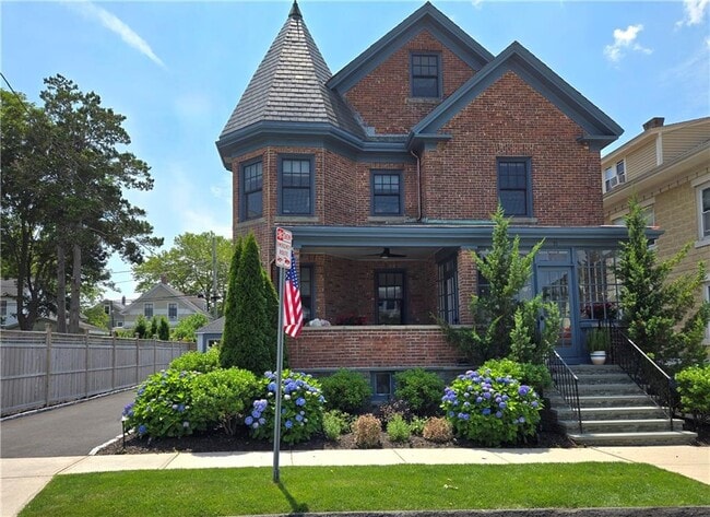 property at 21 Bedlow Ave