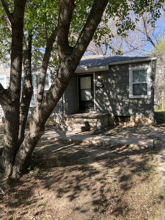 2311 S Belmont St in Wichita, KS - Building Photo - Building Photo