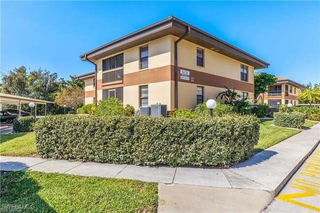 6150 Whiskey Creek Dr in Ft. Myers, FL - Building Photo - Building Photo