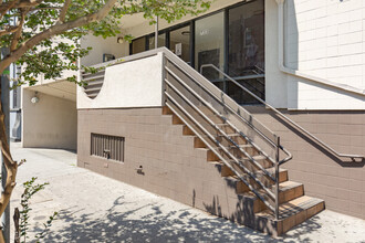 733 S Mariposa Ave in Los Angeles, CA - Building Photo - Building Photo