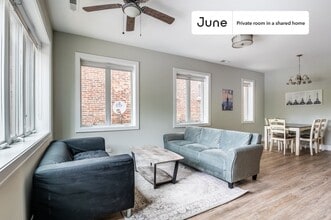 Private bedroom in 5 bed/3 bath Home in Chicago, IL - Building Photo - Building Photo
